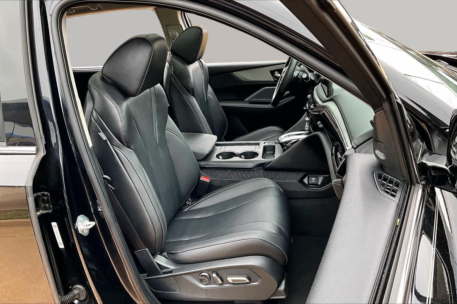 Used 2025 Majestic Black Pearl Acura w/Technology Package image 17