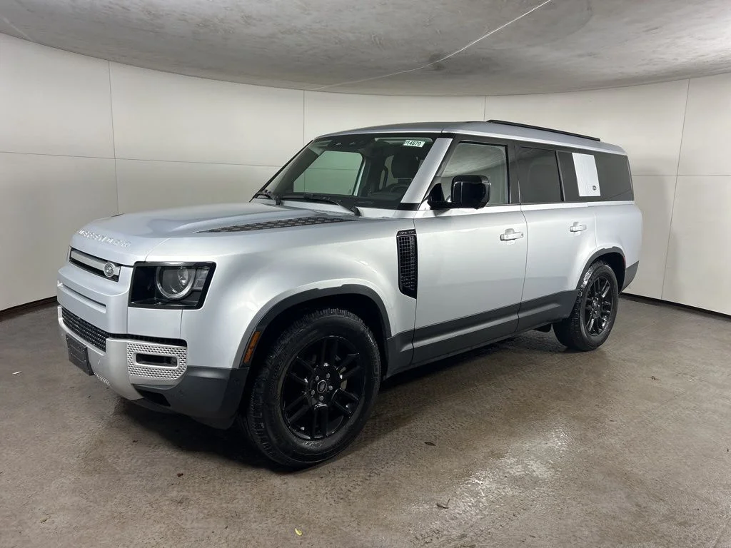 2023 Land Rover Defender SE