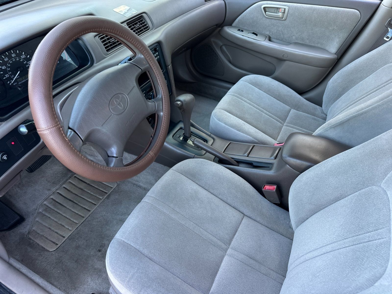 Used 1999 Tan Toyota CE image 9
