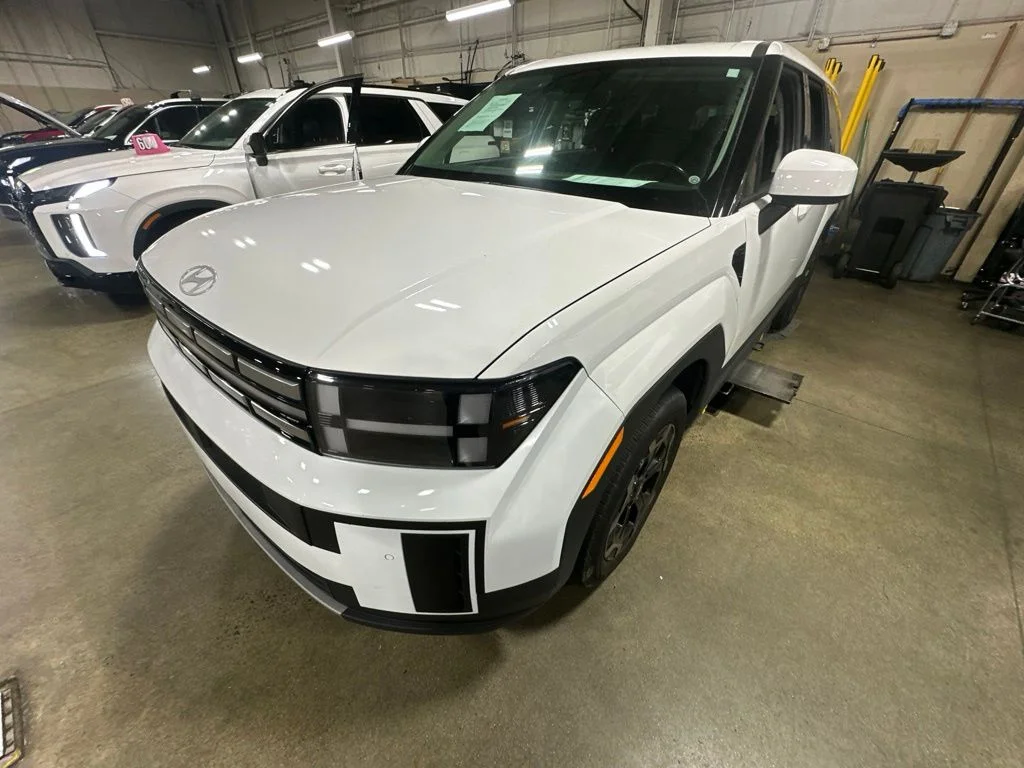 Used 2024 White Hyundai SE image 2