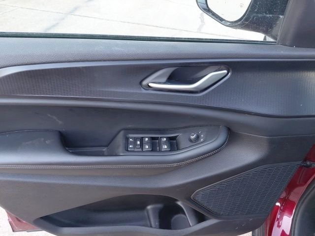 Used 2023 Red Jeep Altitude image 27