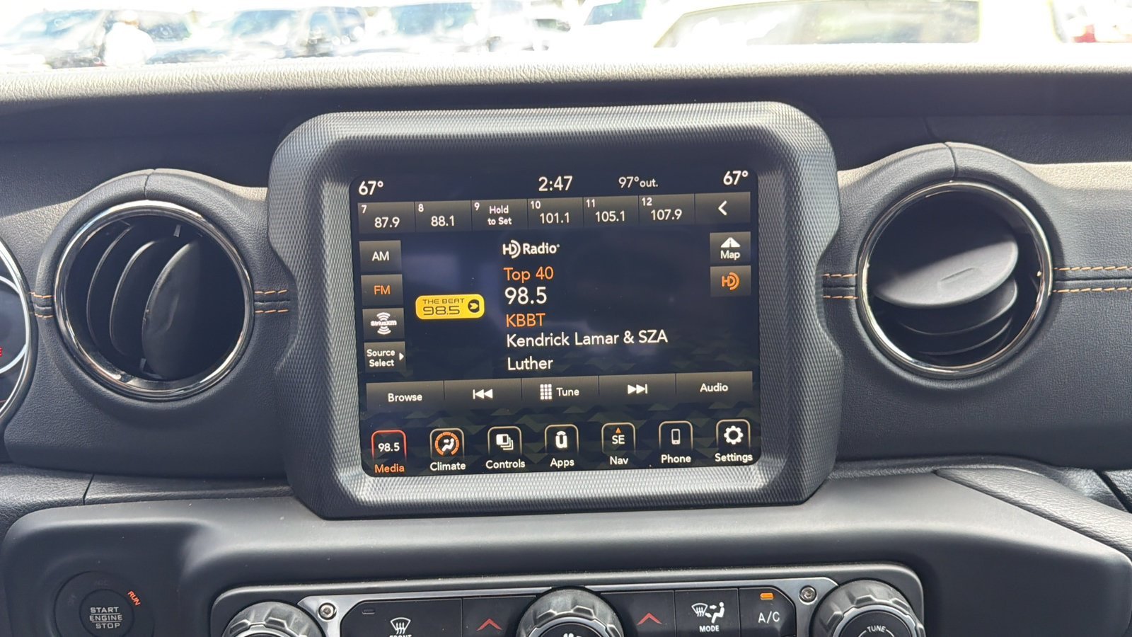 Used 2023 Black Clearcoat Jeep High Altitude image 22