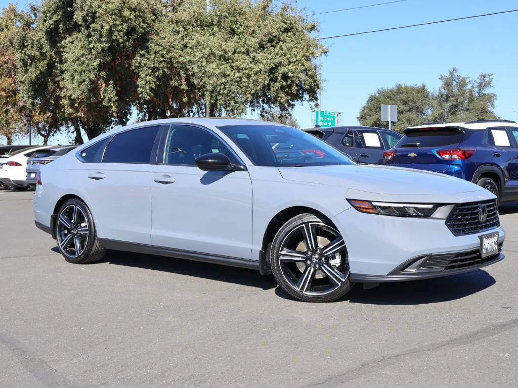 Used 2024 Urban Gray Pearl Honda Sport image 5