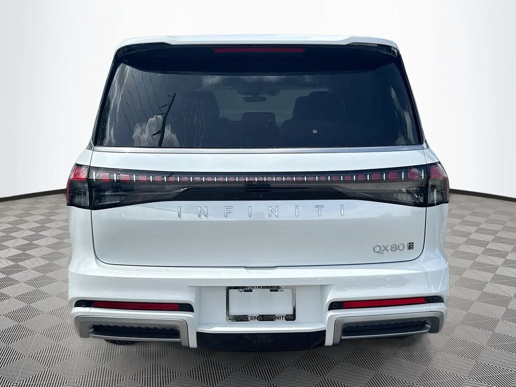 New 2027 RADIANT WHITE INFINITI Luxe 4WD image 6