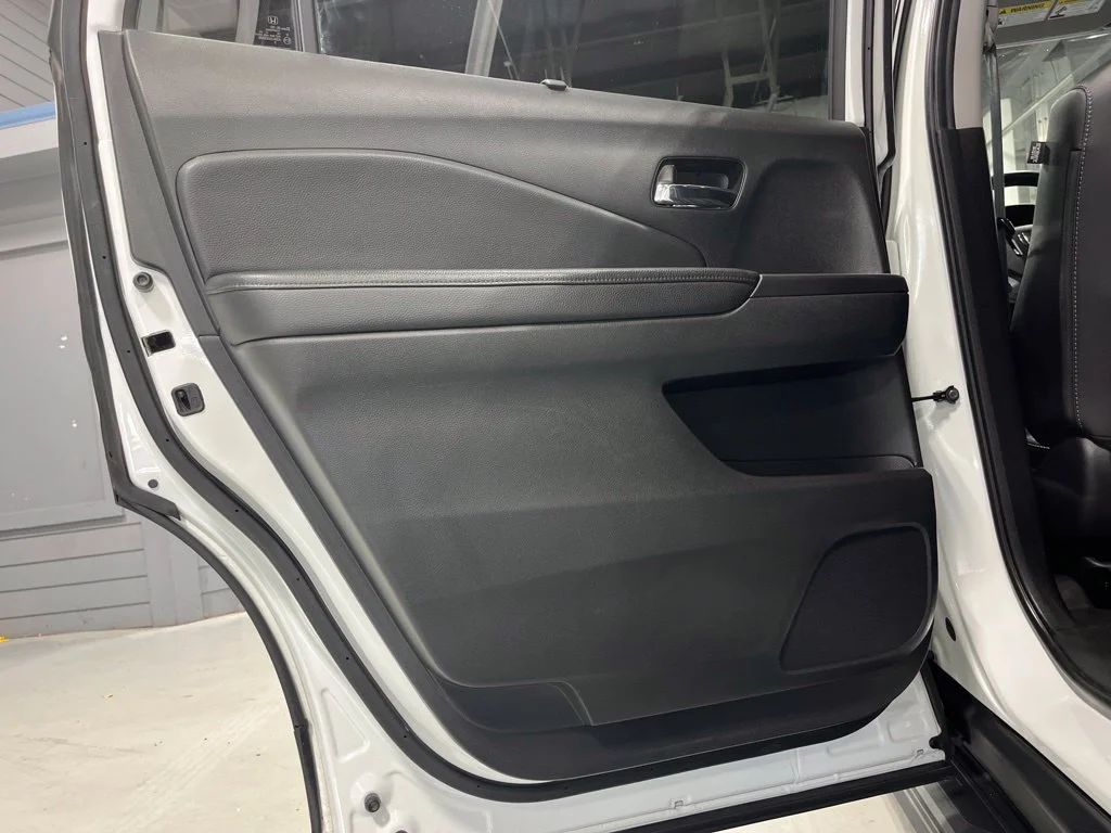 Certified Used 2020 Platinum White Pearl Honda Touring image 29