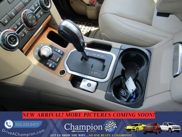 Used 2012 White Land Rover V8 image 18