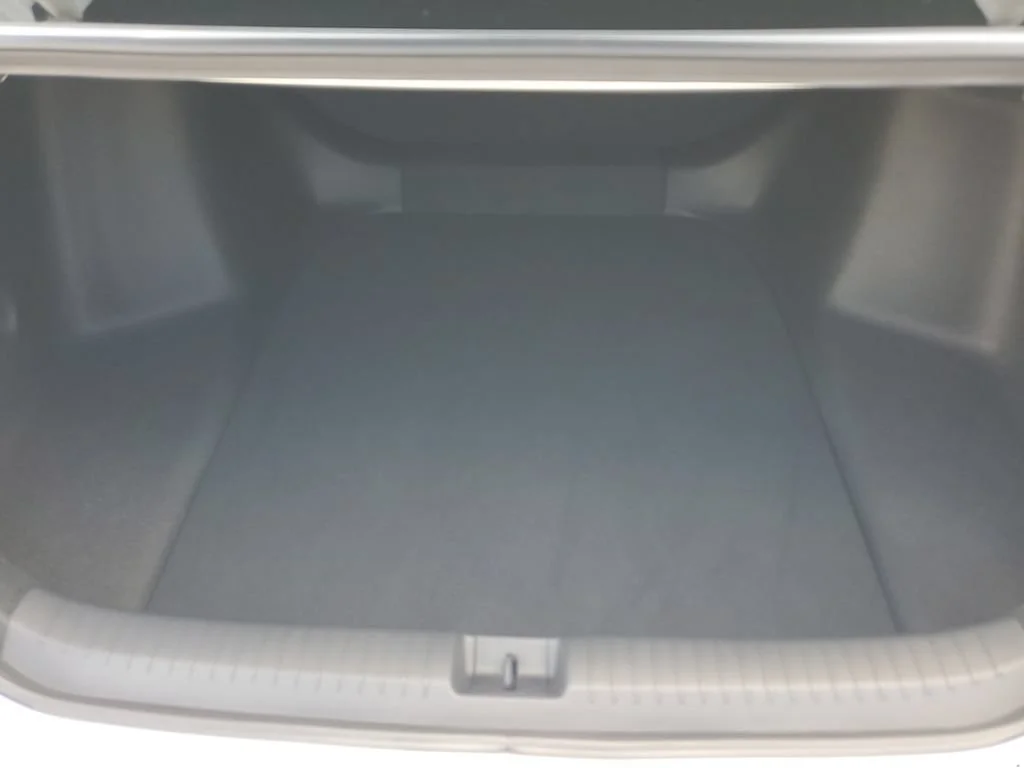 Used 2023  Honda LX image 9