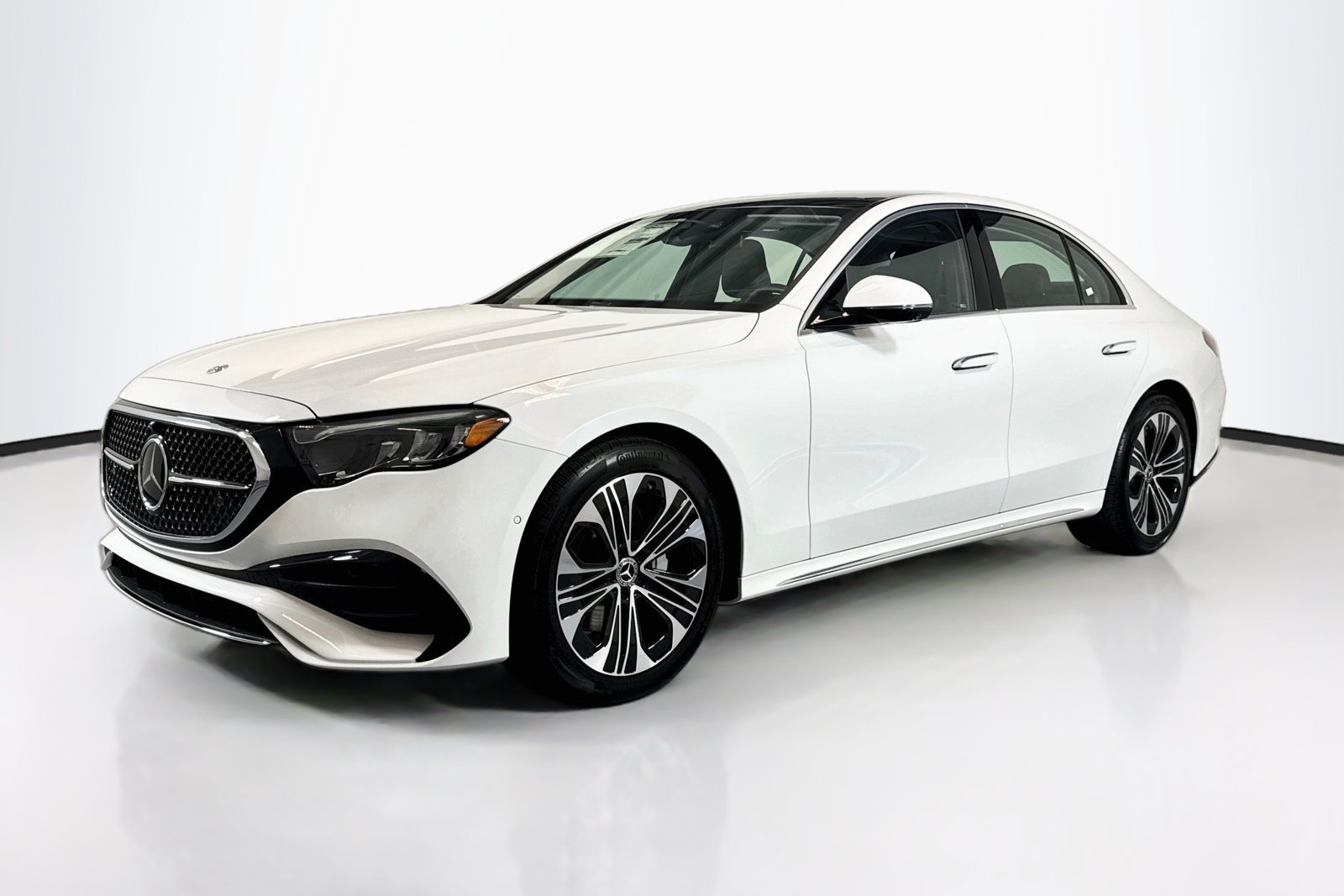 New 2026 MANUFAKTUR Moonlight White Metallic Mercedes-Benz E 350 image 1