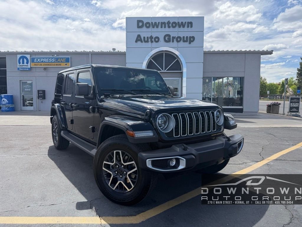 New 2026 Black Clear-Coat Exterior Paint Jeep Sahara image 1
