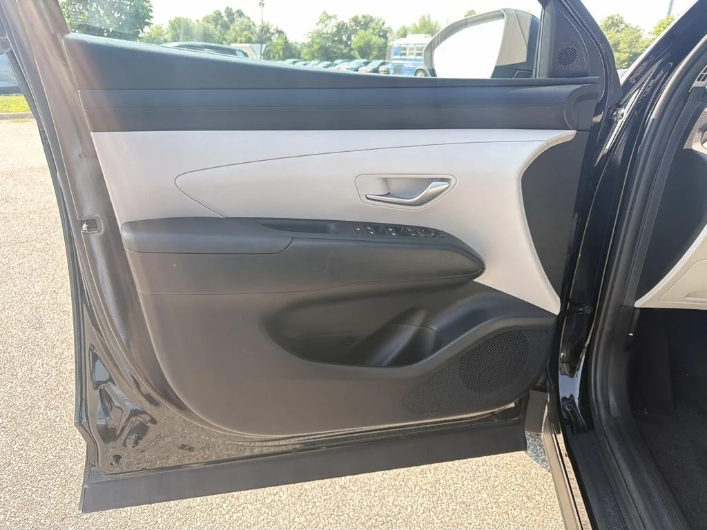Used 2026 Black Hyundai SEL image 15