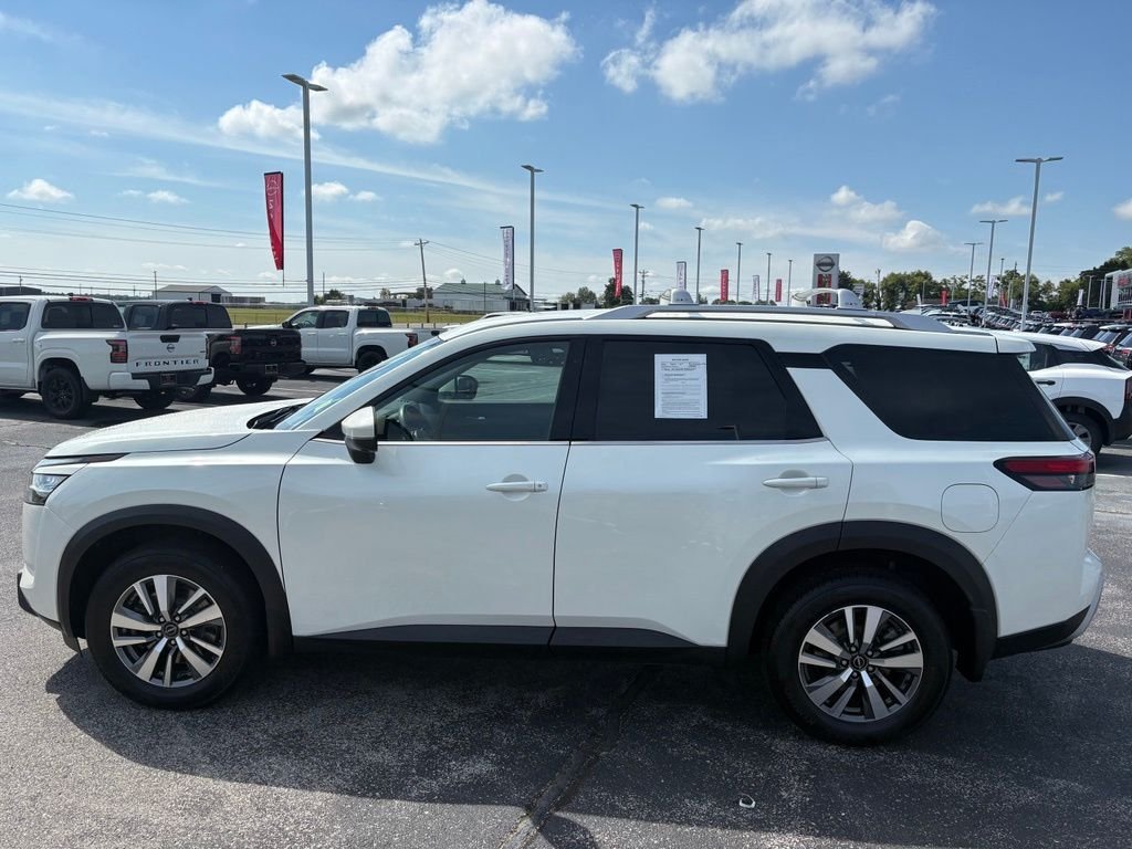 Used 2023 White Nissan SL image 11