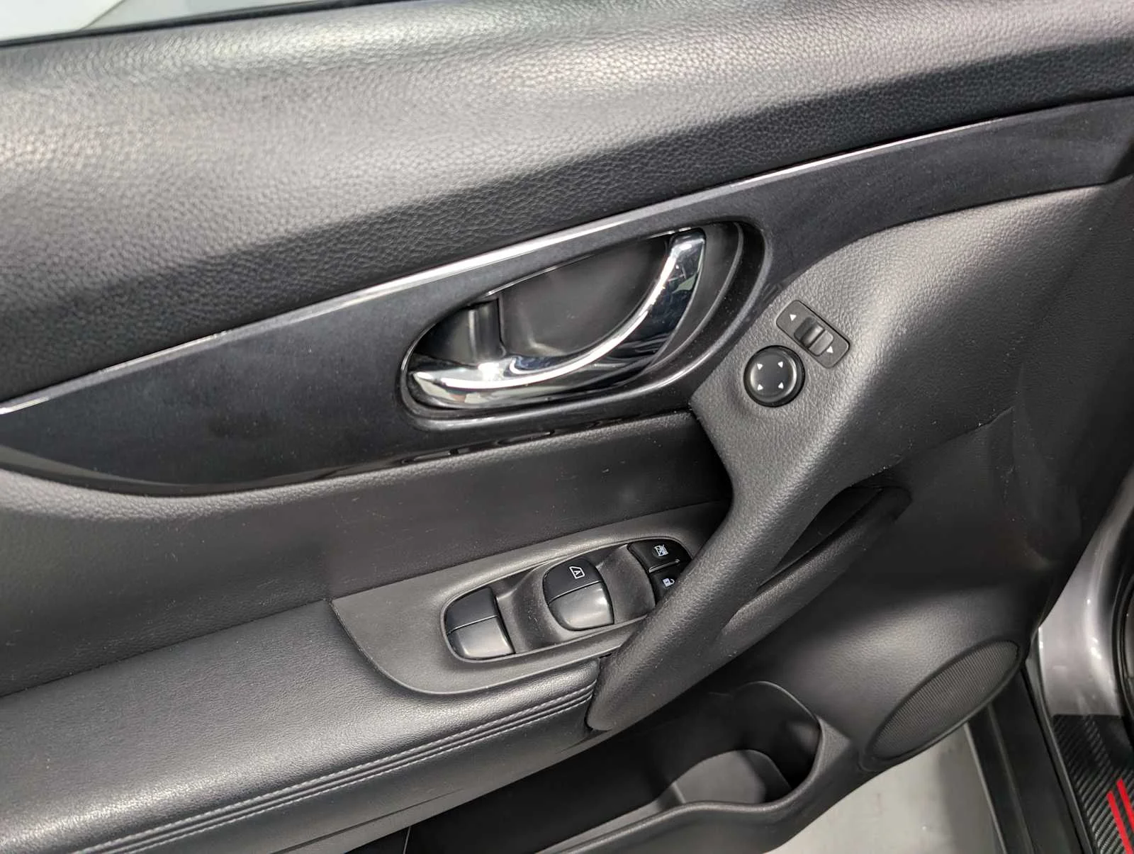 Used 2020 Gun Metallic Nissan SV image 36