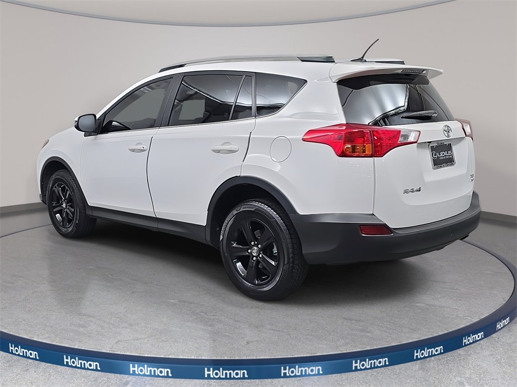 2015 Toyota RAV4 XLE photo 2