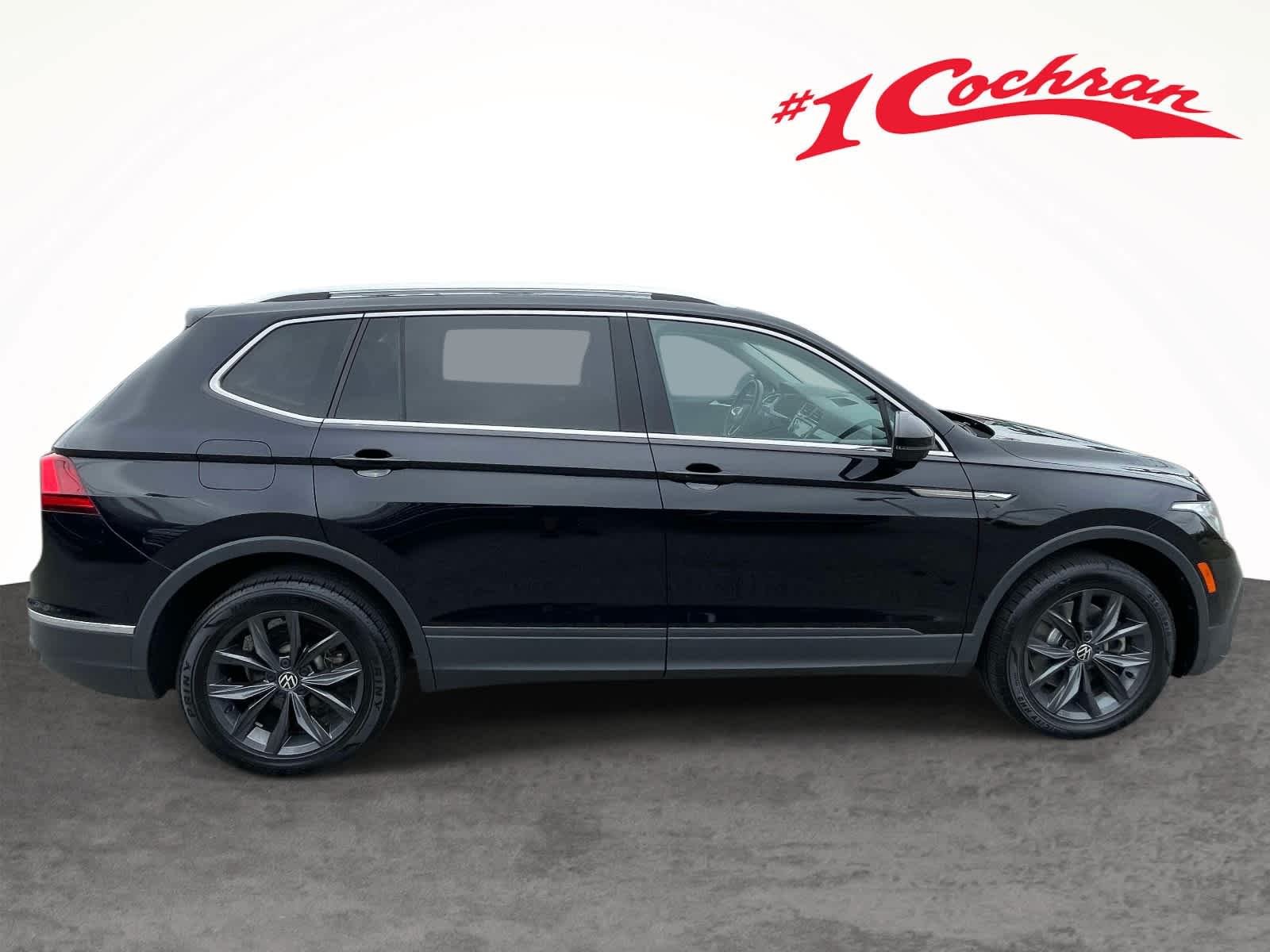 Used 2022 Deep Black Pearl Volkswagen SE image 6