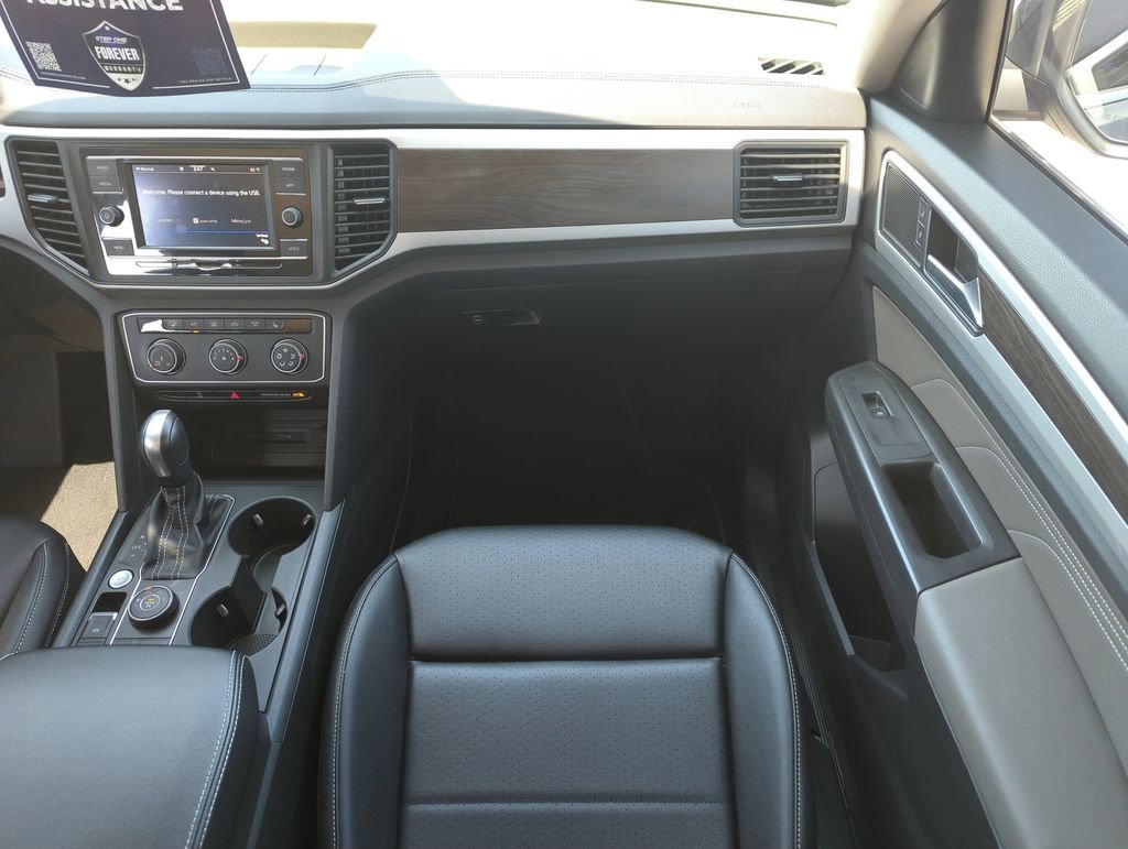 Used 2023  Volkswagen 2.0T SE image 16