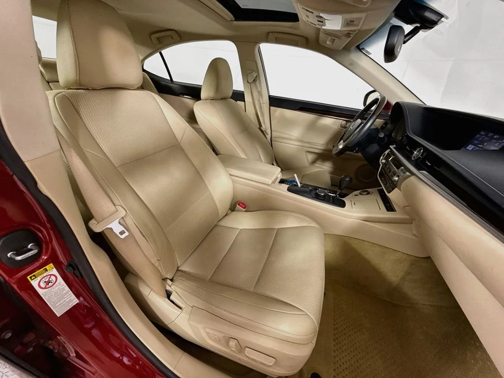 Used 2014 Matador Red Mica Lexus Base image 28