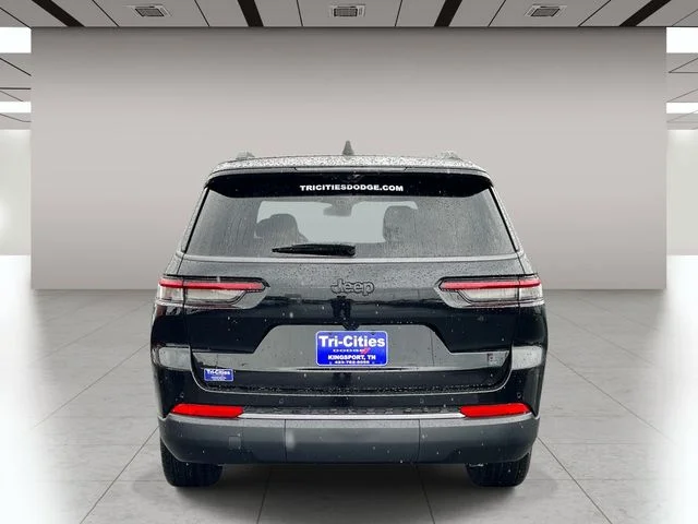 New 2026 Diamond Black Crystal Pearl-Coat Exterior Paint Jeep Limited image 4