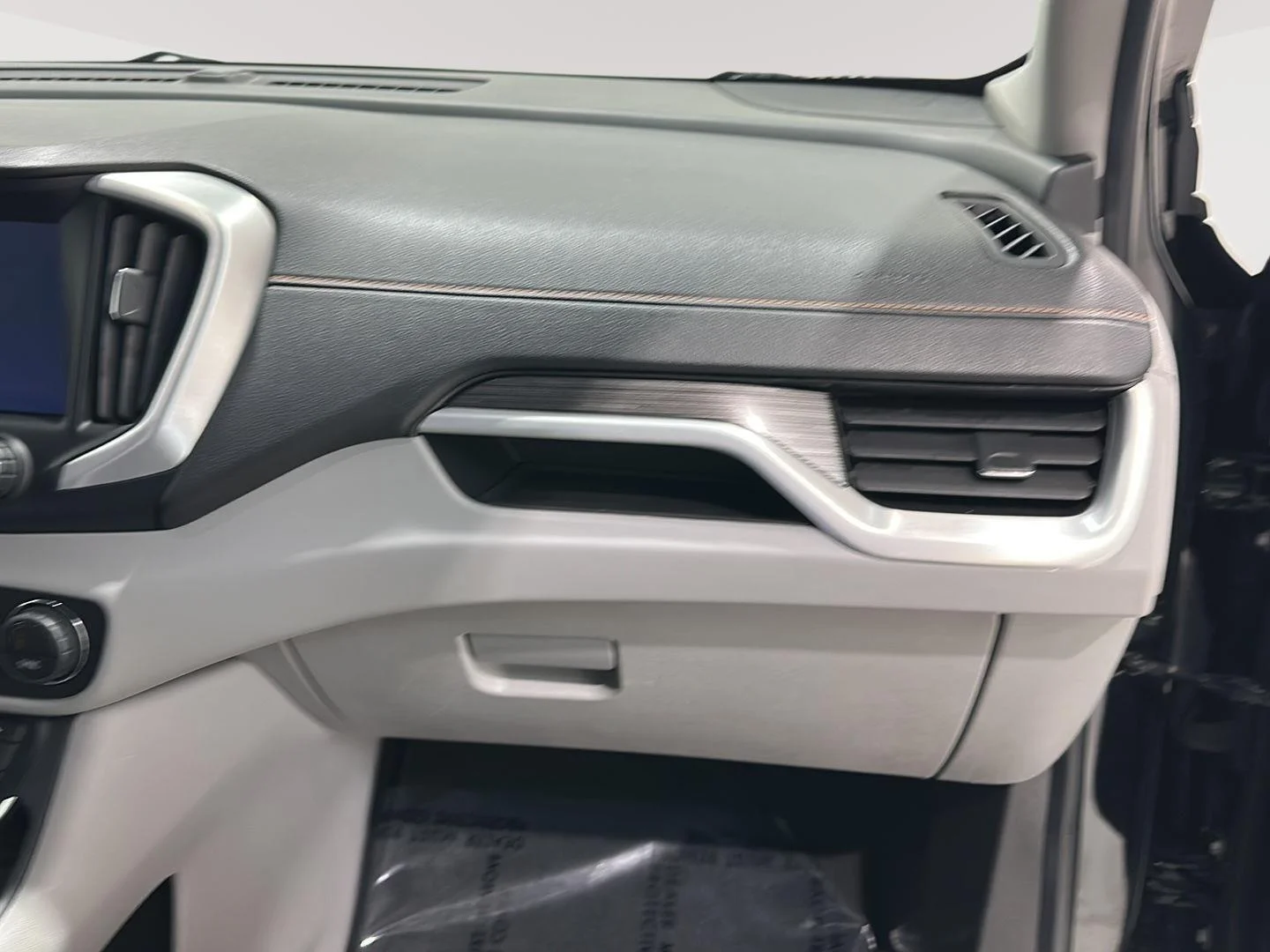 Used 2019 EBONY TWILIGHT METALLIC GMC SLT image 26