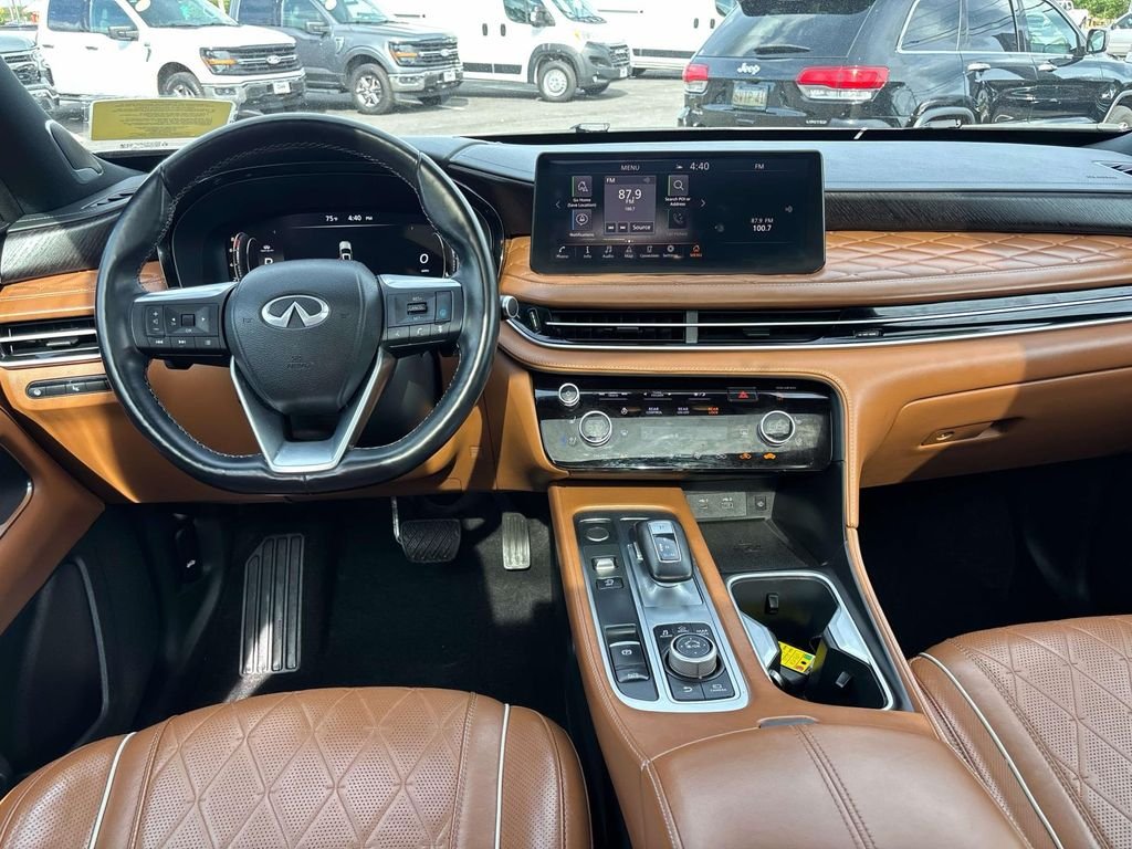 Used 2022 Black INFINITI Autograph image 12