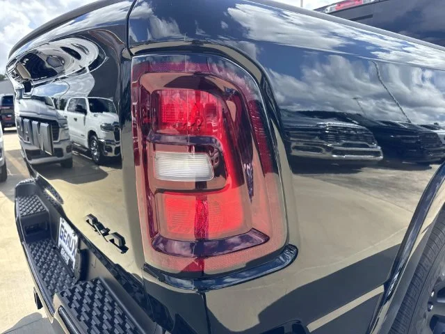 New 2027 Diamond Black Crystal Pearl-Coat Exterior Paint RAM Big Horn/Lone Star image 21