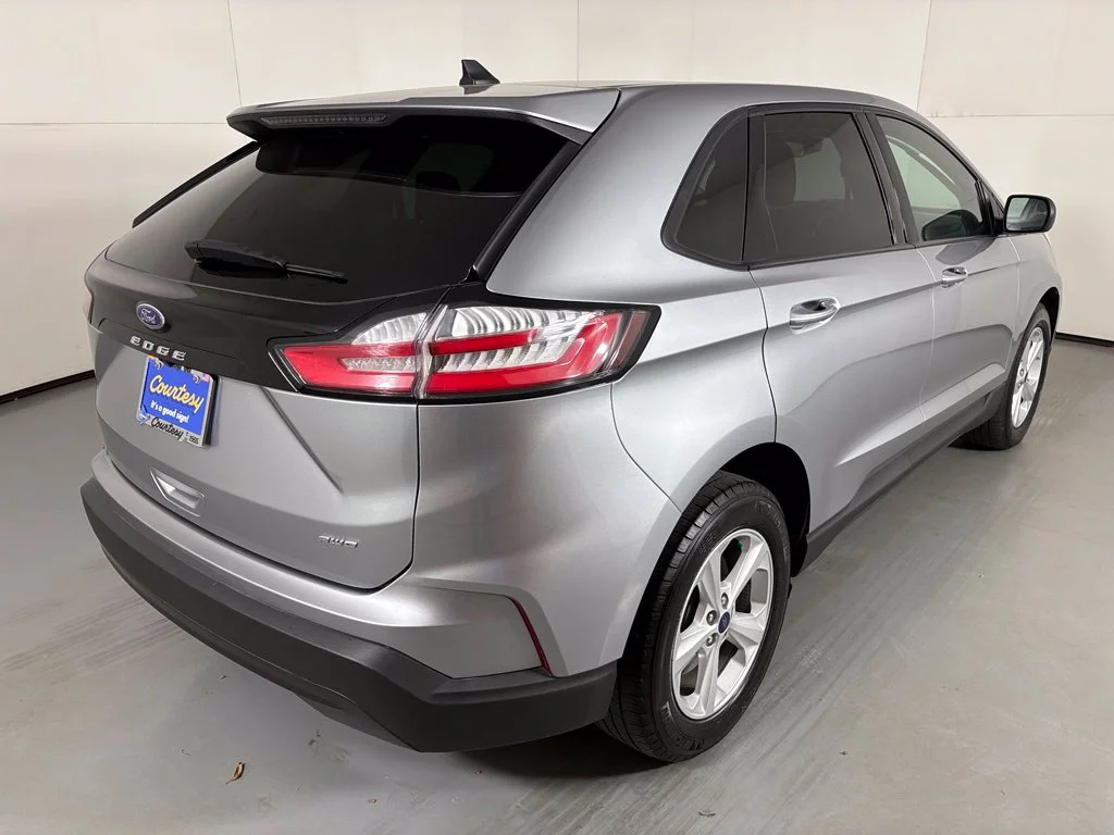 Used 2022 Silver Ford SE image 8
