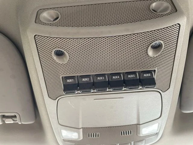 Used 2022 Blue Metallic Ford XL image 19