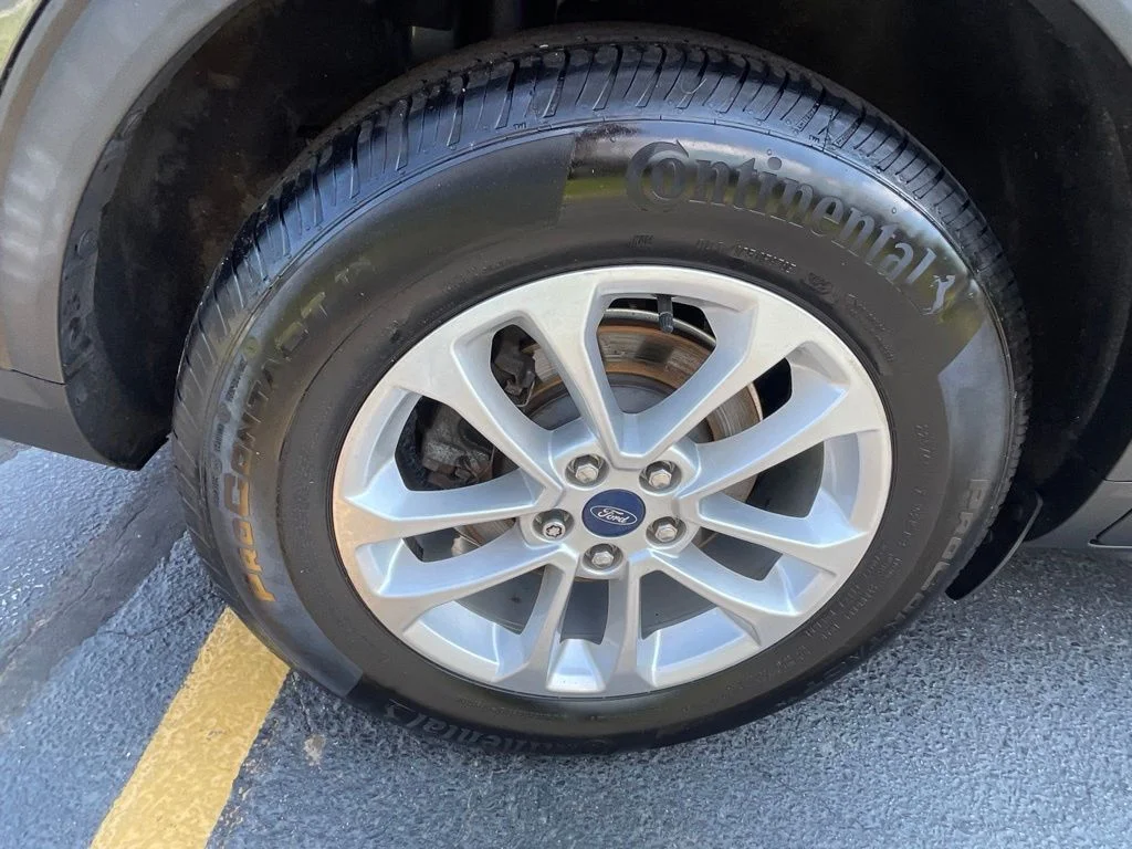 Used 2020 Gray Ford SE image 29