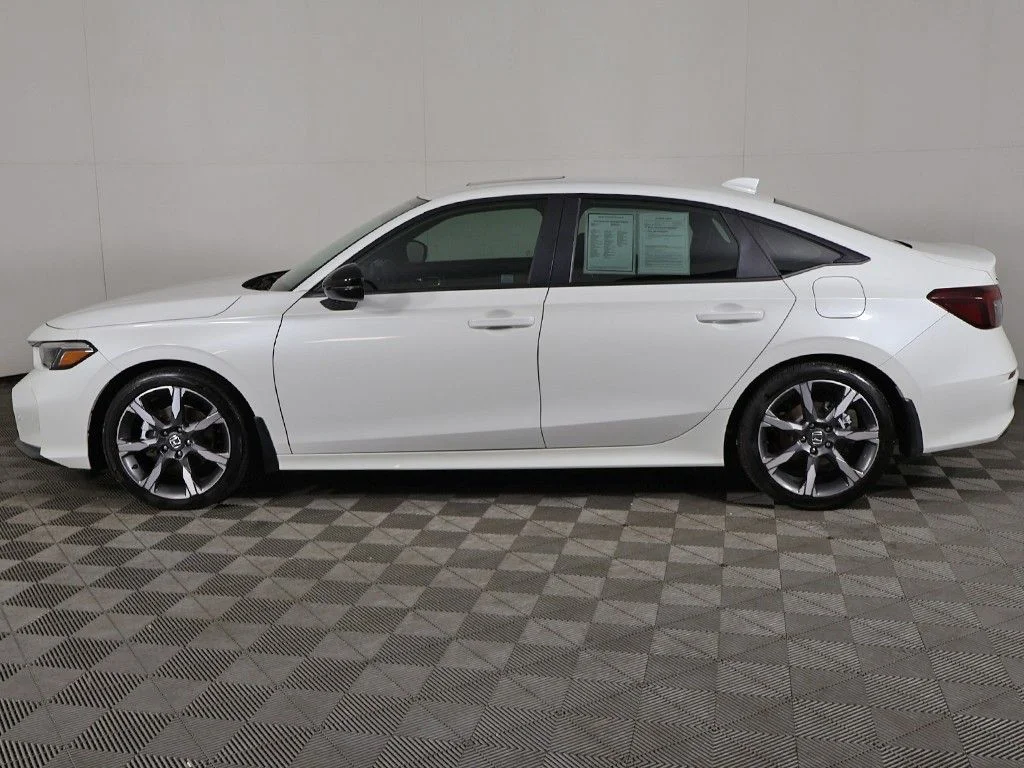 Used 2025 Platinum White Pearl Honda Sport Touring image 19