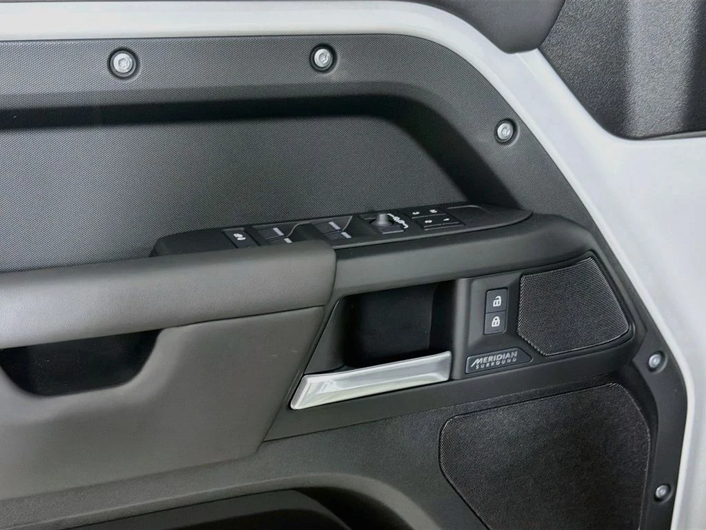 New 2026 Borasco Grey Land Rover X-Dynamic SE image 18