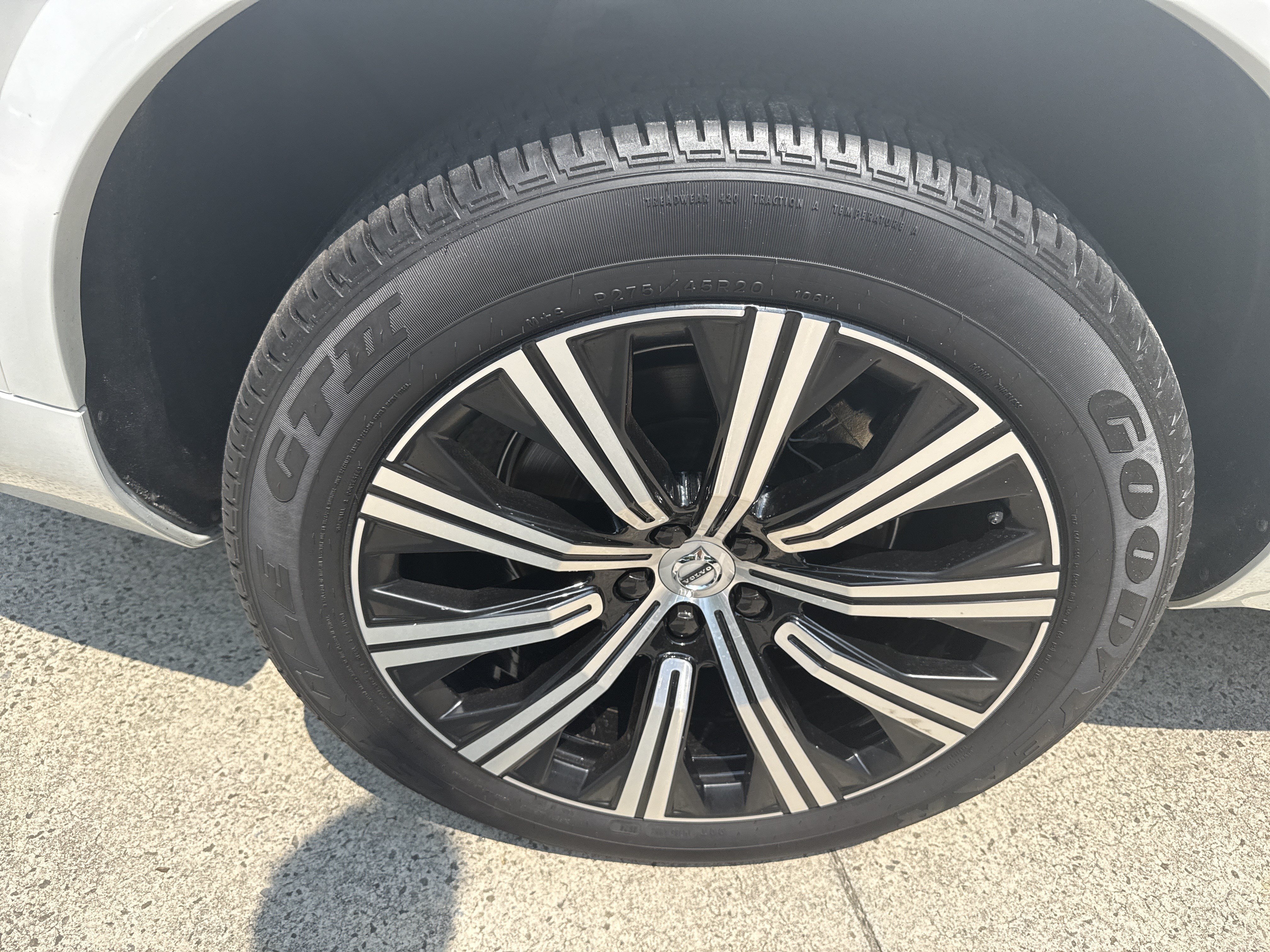 Used 2023 White Volvo Plus image 17