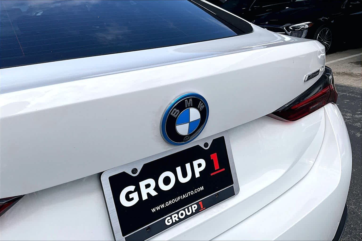 Used 2023 Alpine White BMW eDrive40 image 29