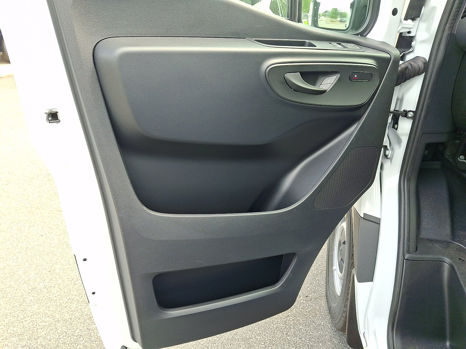 New 2026 Arctic White Mercedes-Benz Cargo 144 WB image 9