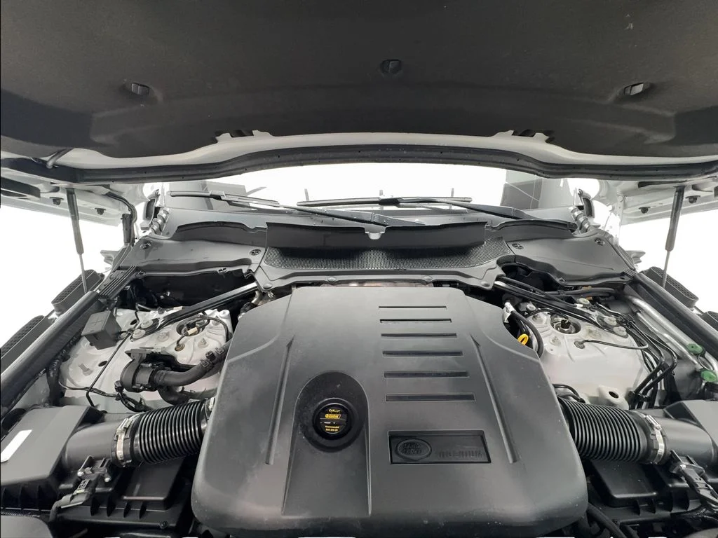 Used 2020 White Land Rover HSE image 18