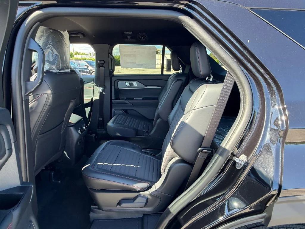 New 2027 Black Ford Active image 10