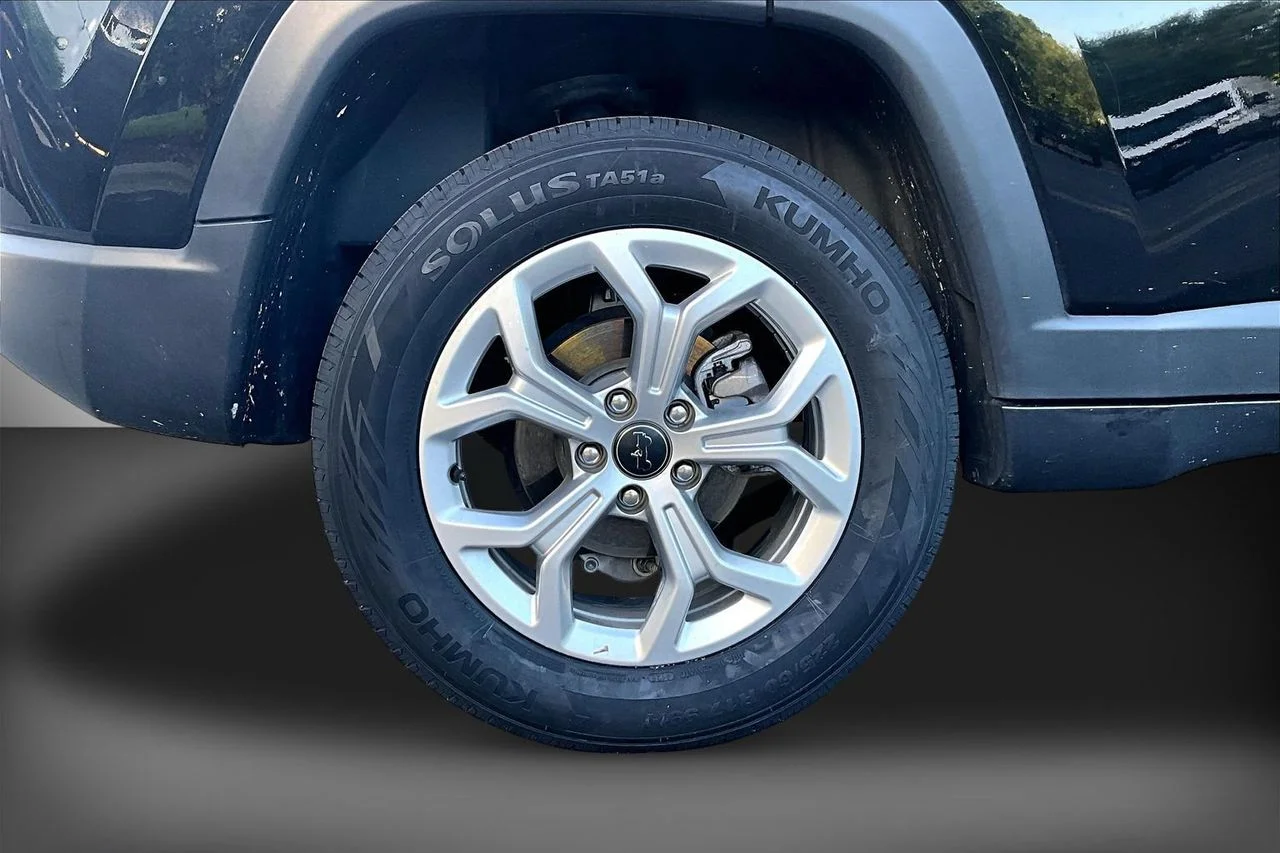 Certified Used 2025 Black Jeep Latitude image 35