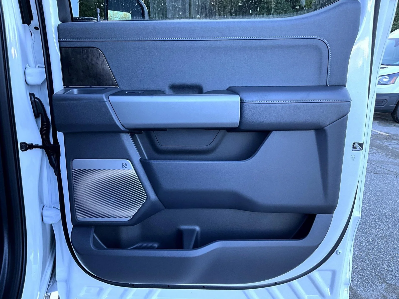 New 2027 White Ford Lariat image 21