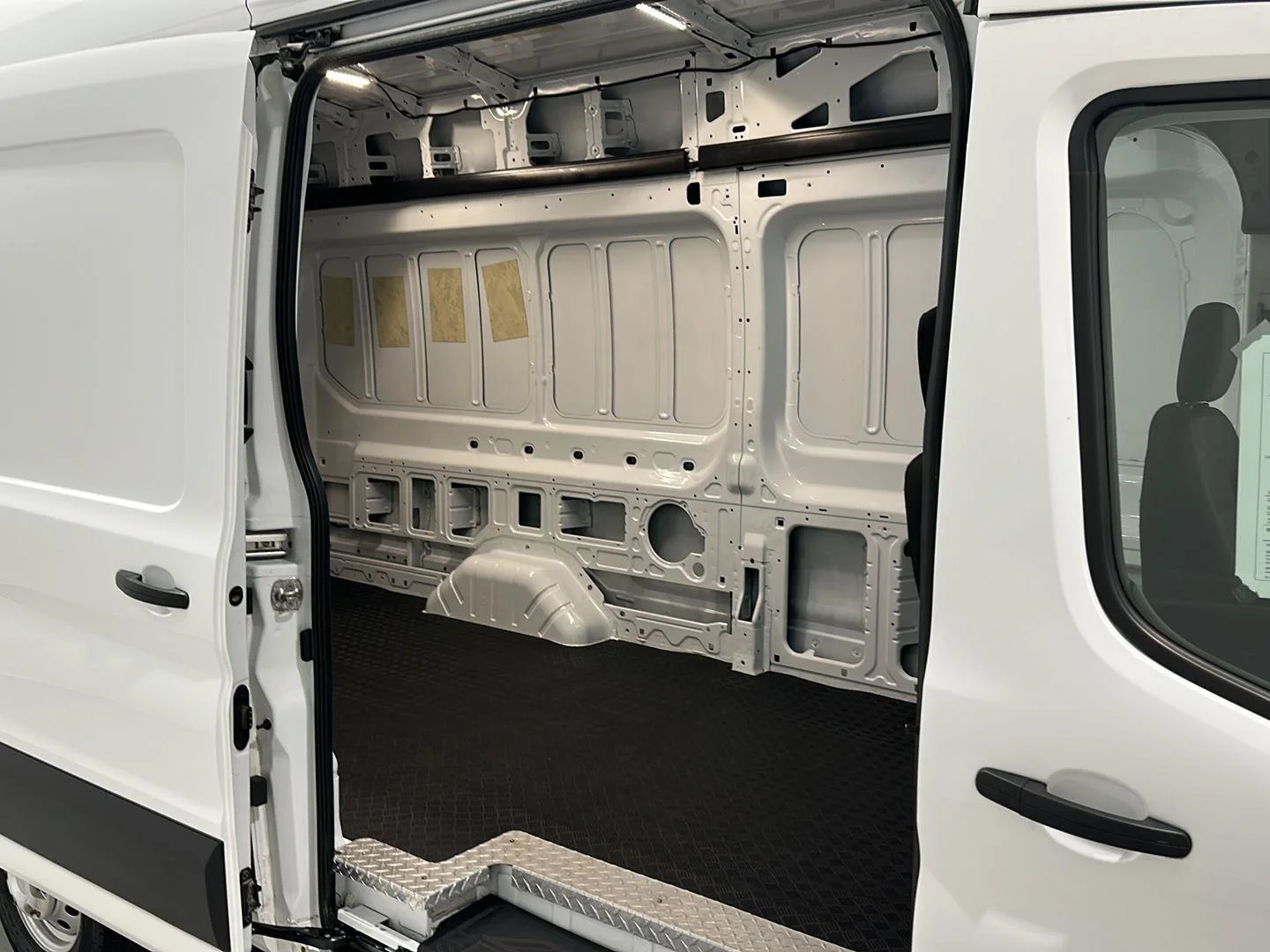 Used 2024 Oxford White Ford  image 20