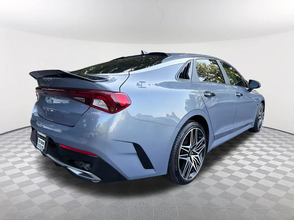 Used 2023 Silver Kia LXS image 5