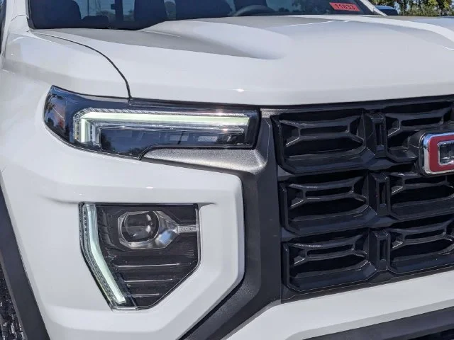 New 2026 Summit White GMC Elevation image 9