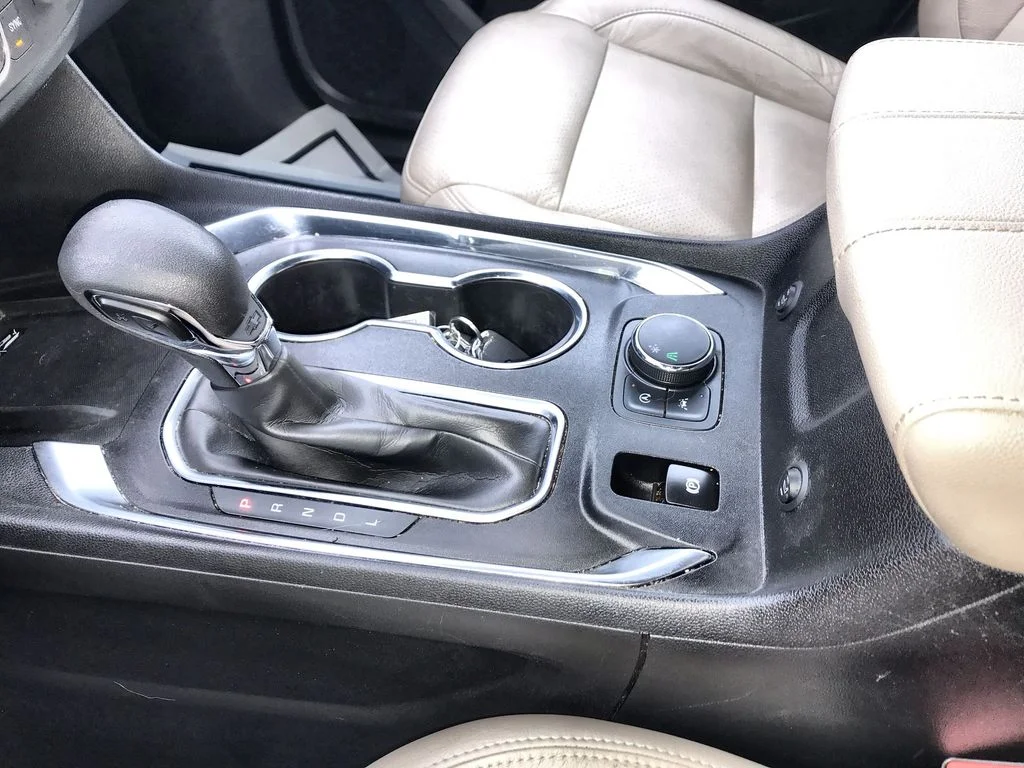 Used 2023 White Chevrolet LT image 19