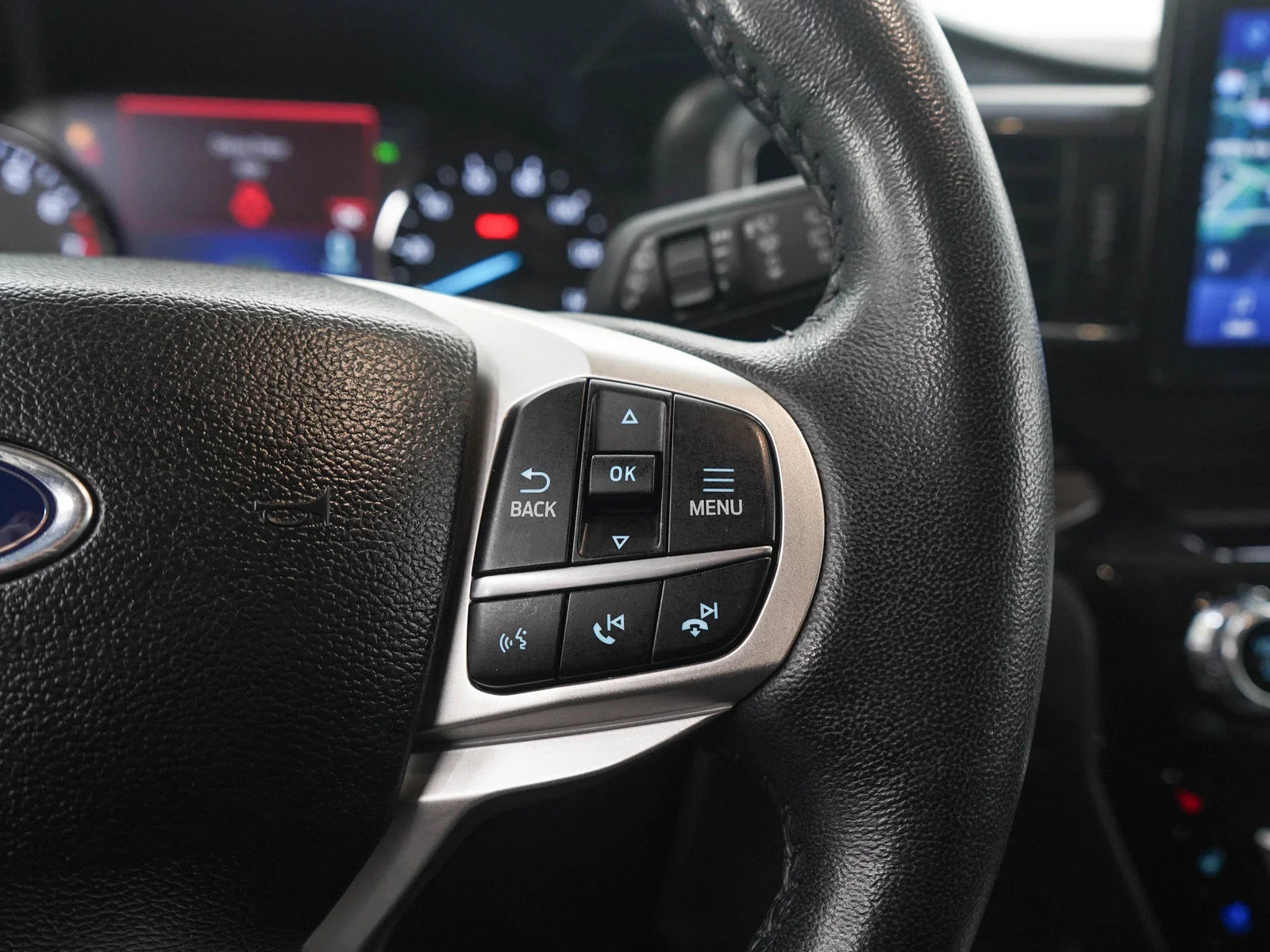 Used 2023 Oxford White Ford Limited image 28