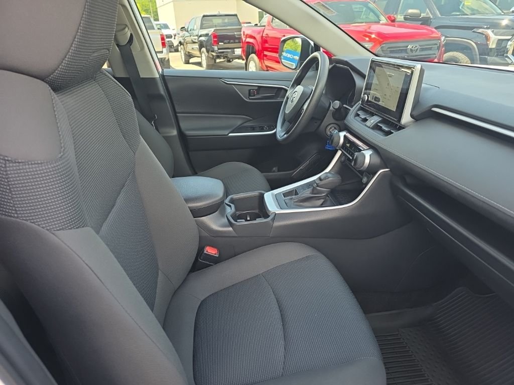Used 2025 White Toyota LE image 9