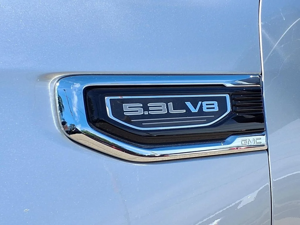Used 2019 Silver GMC SLT image 9