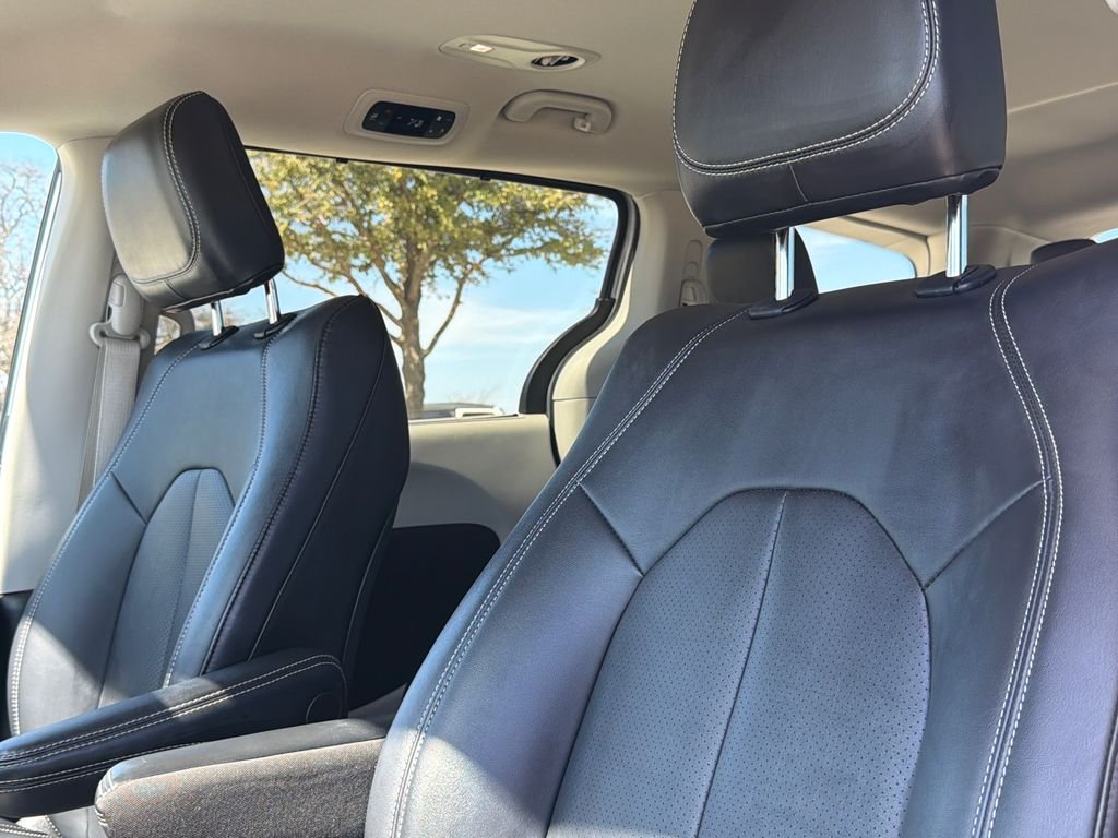 Used 2024 Silver Chrysler Touring L image 24