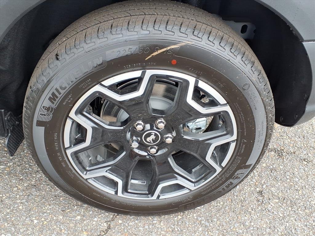 New 2025 Carbonized Gray Metallic Ford Outer Banks® image 22