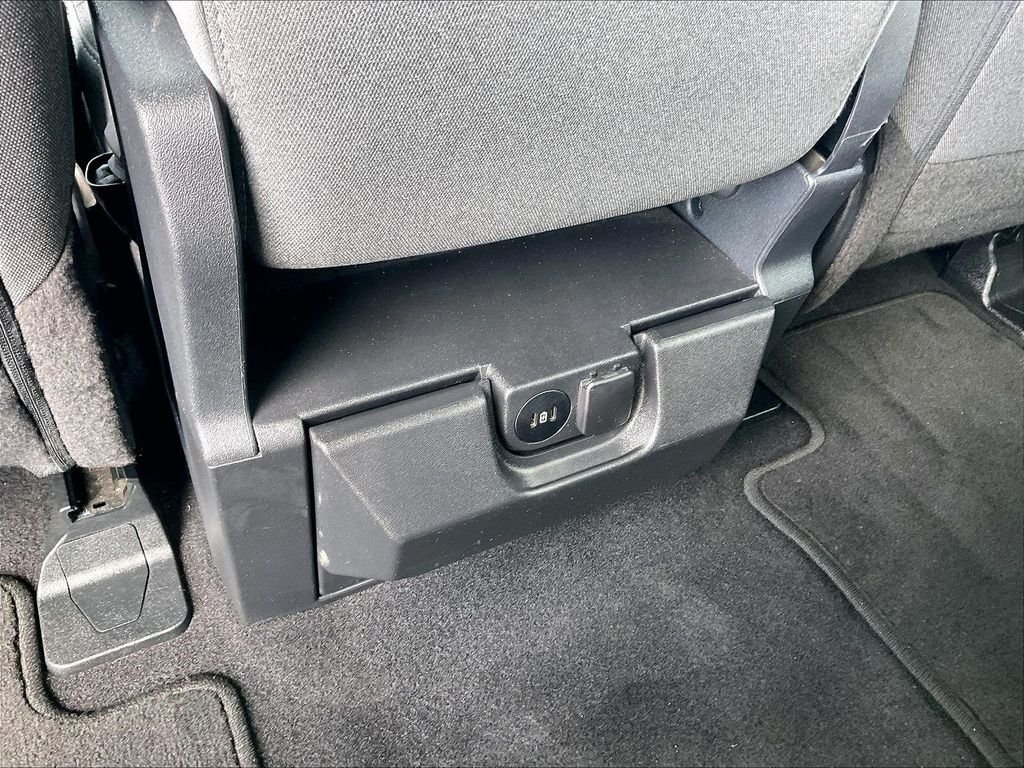 Used 2025 White Ford XLT image 25