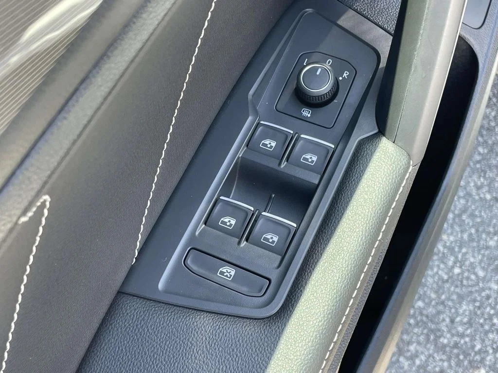 2022 Volkswagen Tiguan SE R-LINE BLACK - Photo 6