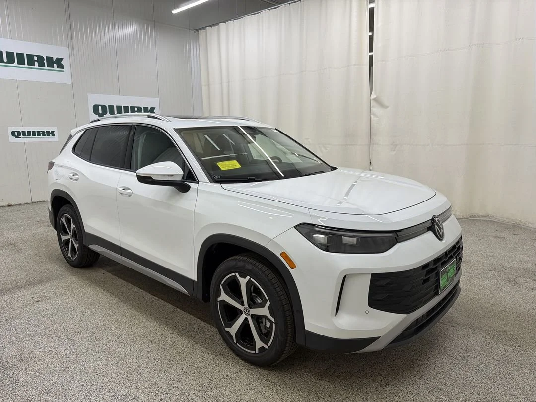 New 2026 Pure White Volkswagen SE image 3