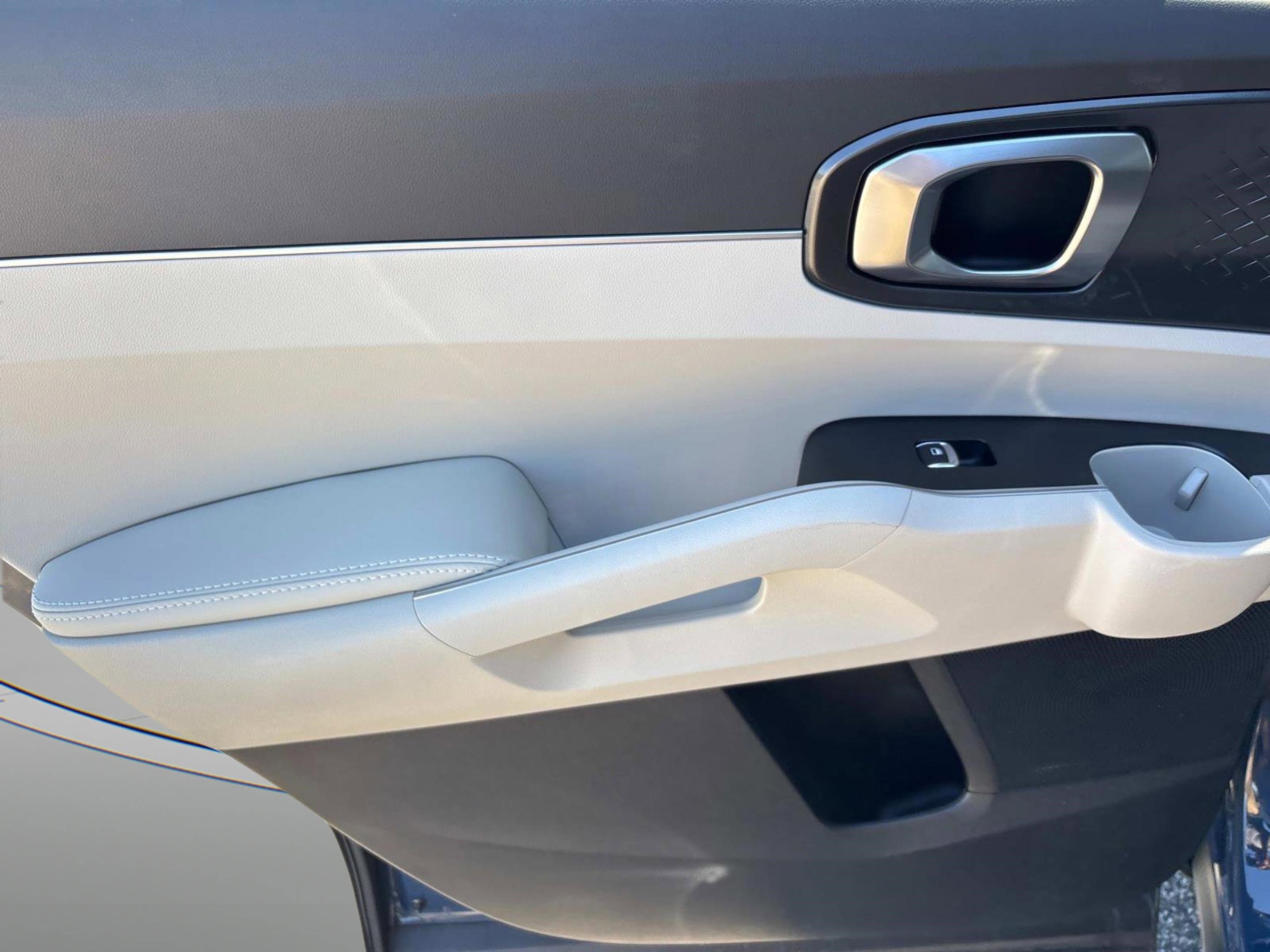 2025 Kia Sorento S - Photo 19