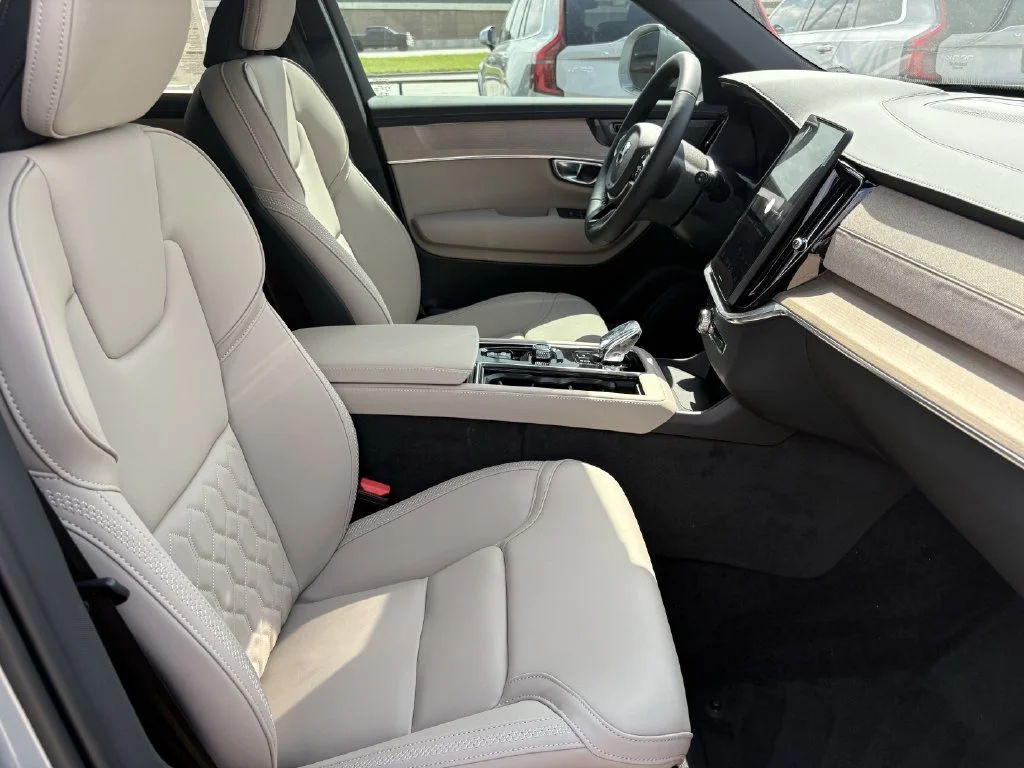 New 2026 Vapour Grey Volvo Plus image 29